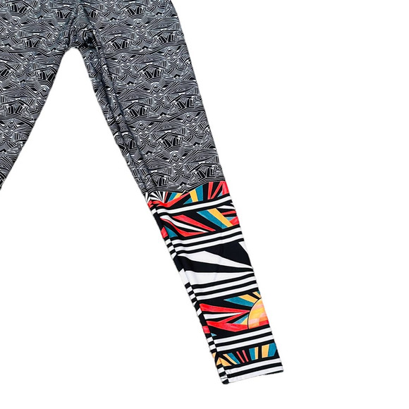 NEW Free People Onzie Ritual Legging Bra SET. Size Medium (fits like a SM/XSM). - Picture 11 of 16